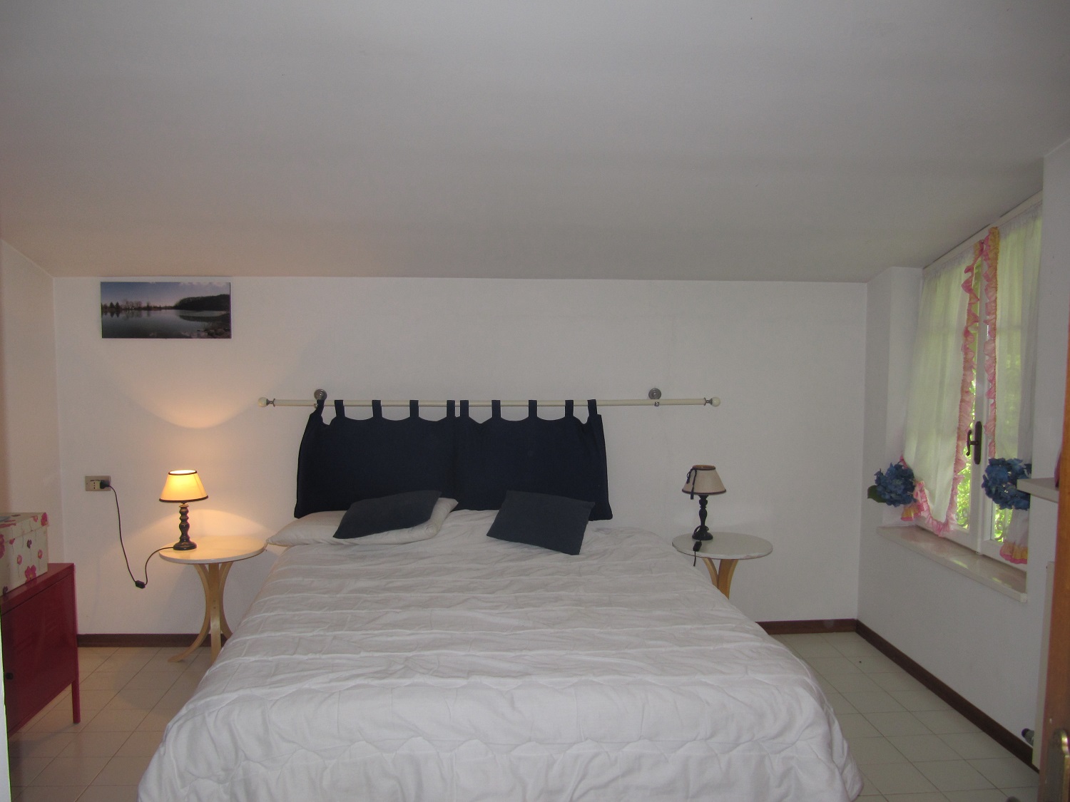 holiday-villa-forte-dei-marmi-penthouse-bedroom.JPG