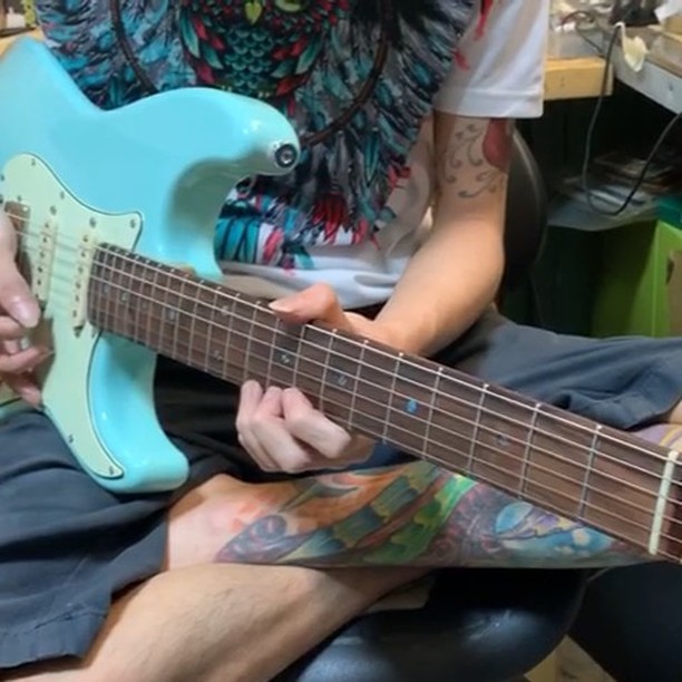 Wayne Lim pickups installed! Check out the YouTube link: https://youtu.be/61MtYtNSCLI by @adnanothman_amx . . . #waynelimpickups #waynelimcustomguitars #custompickups #handwound #handwoundpickups #luthiersg #guitarpickups #customguitarpickups #guitars #guitar #music #singapore #luthiersingapore