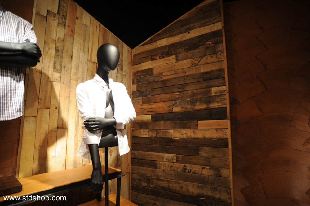 Mondo Mannequins showroom fabricated by SFDS 2.jpg