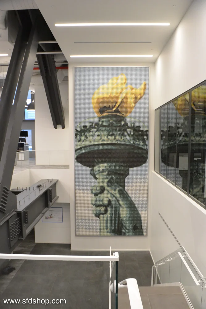 PING PONG BALL STATUE OF LIBERTY