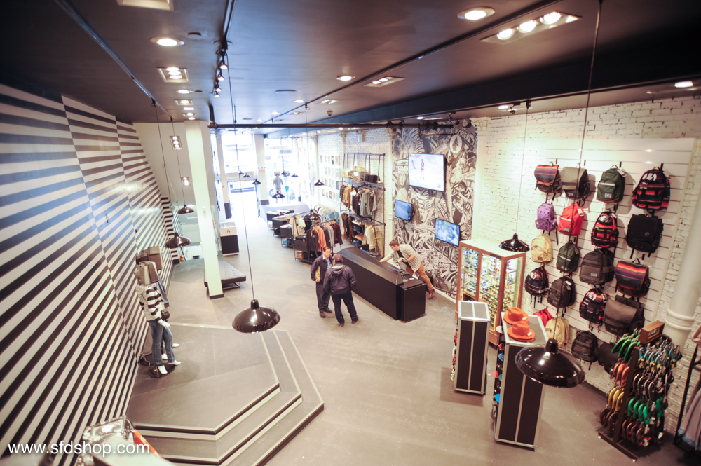 Volcom flagship store NYC fabricated by NYC 36.jpg