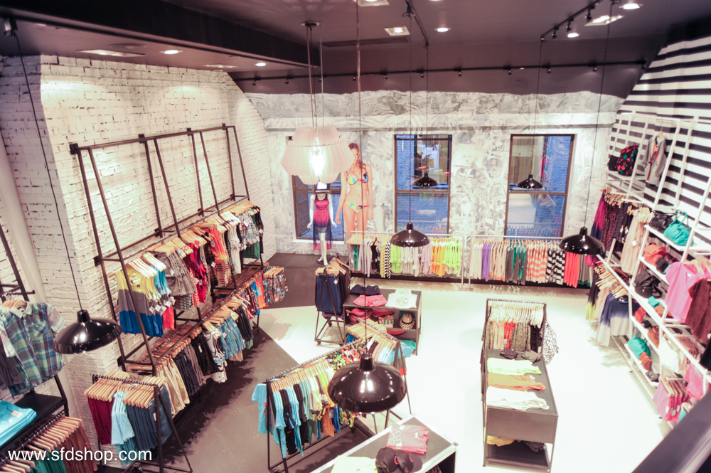 Volcom flagship store NYC fabricated by NYC 35.jpg