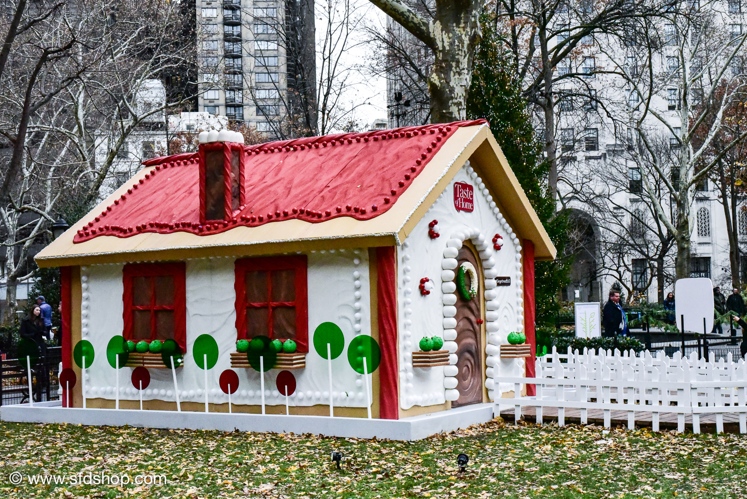 Taste of Home Gingerbread Blvd 2017 fabricated by SFDS-20.jpg