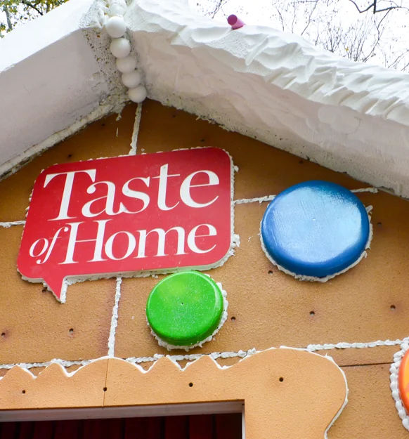 TASTE OF HOME GINGERBREAD HOUSE 