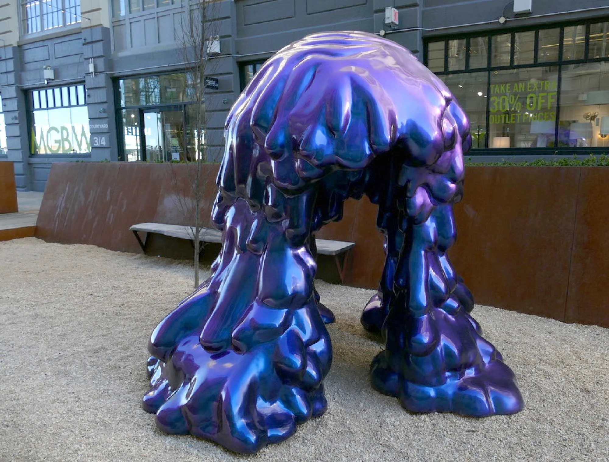 DAN LAM SCULPTURE AT INDUSTRY CITY