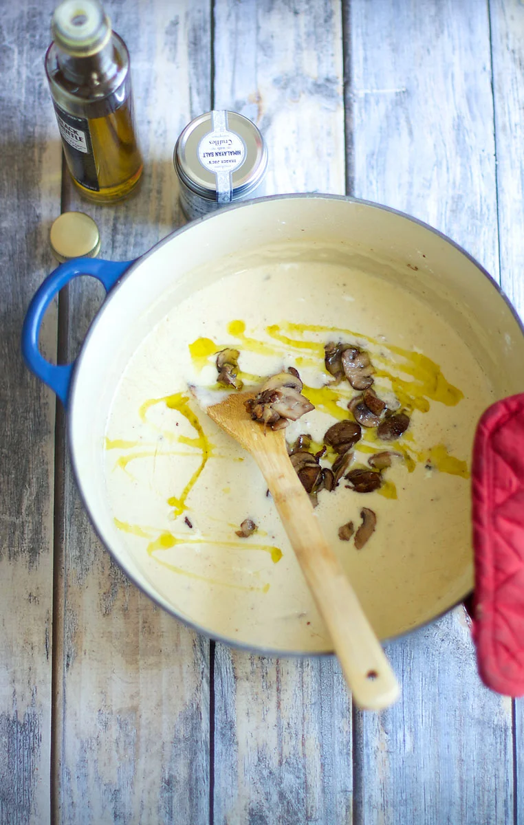 Roux-Sauce-for-mac-and-cheese.jpg