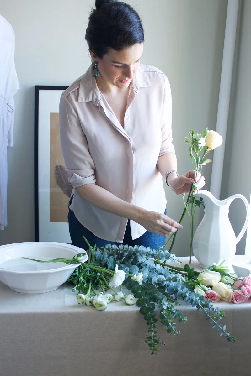 sizing-flowers-for-an-arrangment.jpg
