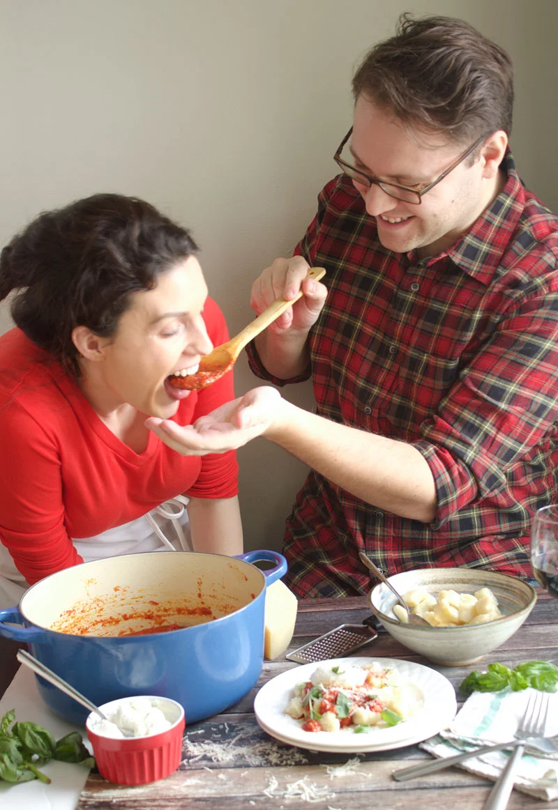 5-ingredient-tomato-sauce.jpg