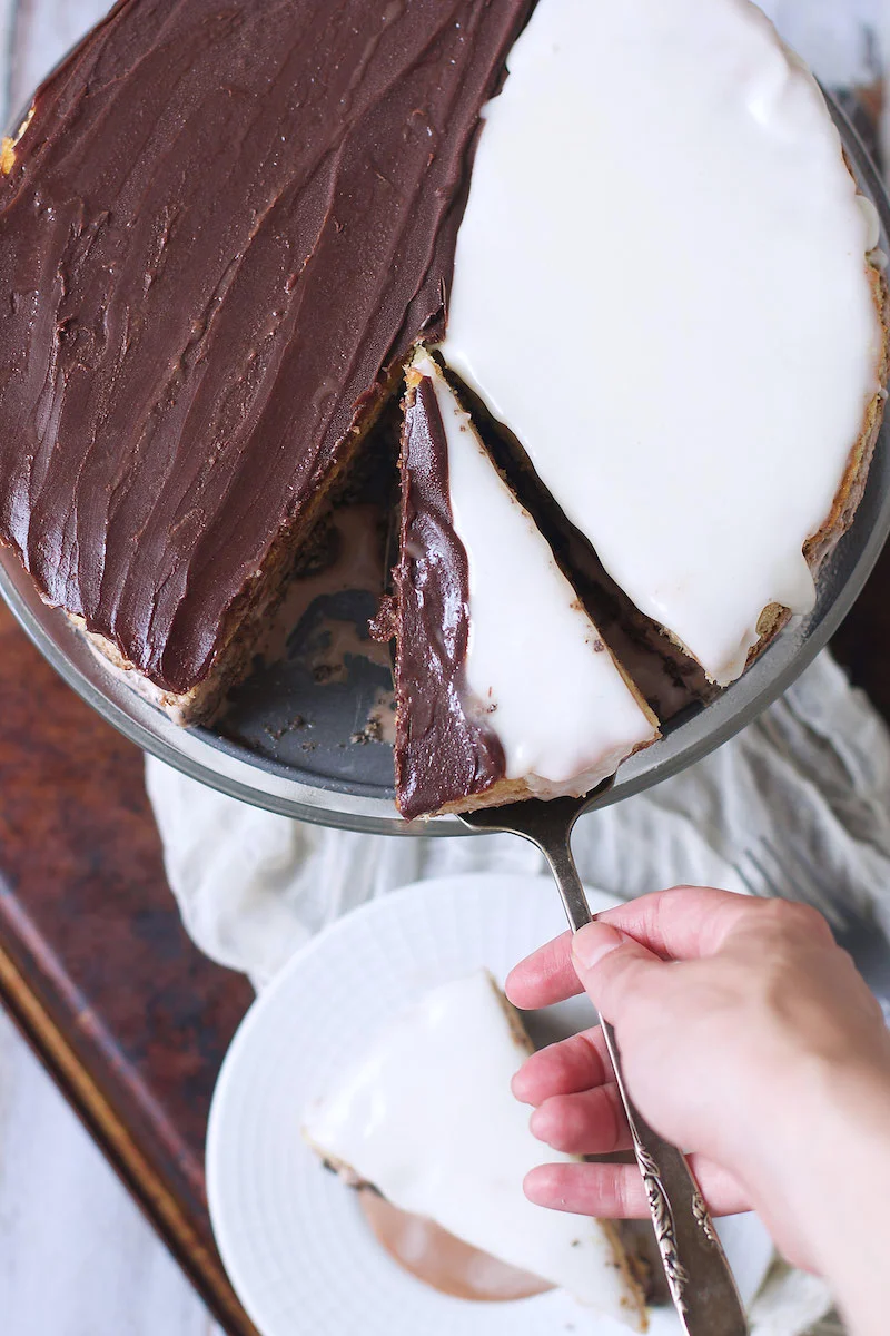 Black-and-White-Cookie-Cake.jpg