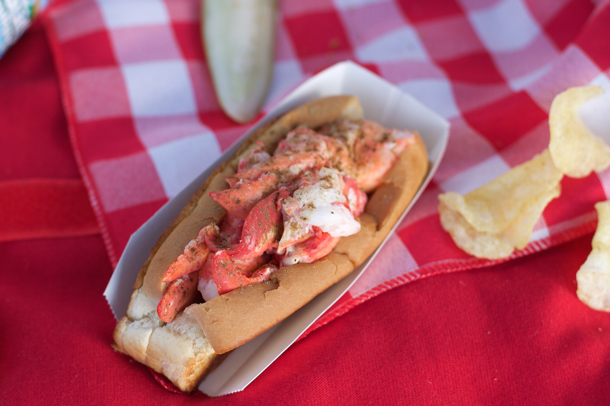 Lukes-Lobster-lobster-roll.jpg