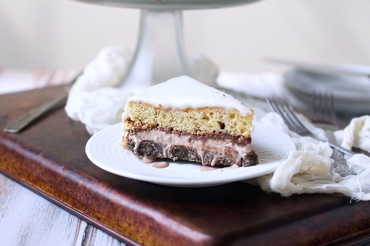 black-and-white-ice-cream-cake.jpg