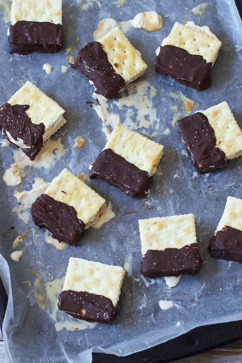 caramel-chocolate-ice-cream-sandwiches-recipe.jpg