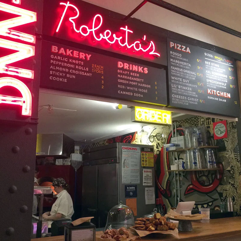 Robertas-Pizza.jpg