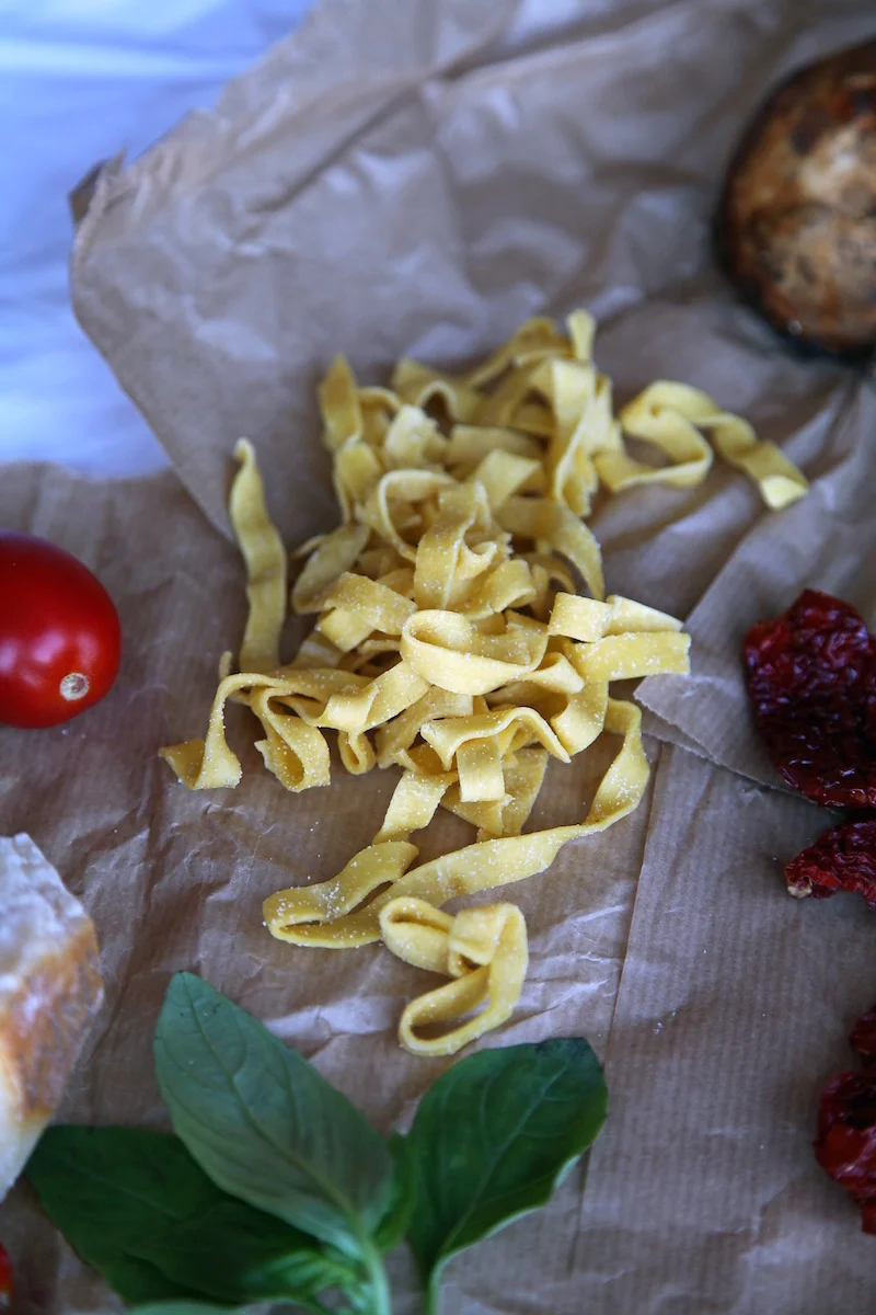 fresh-pasta-in-Florence-Italy.jpg
