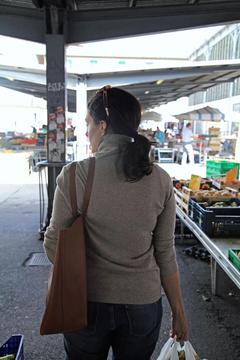 shopping-at-the-Florence-market.jpg