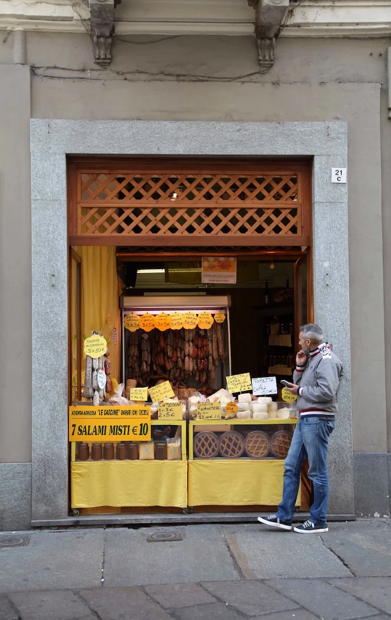 salami-stand-in-Torino.jpg