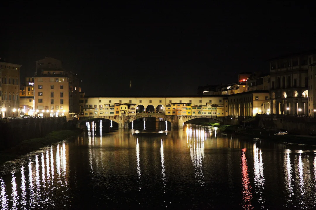Ponte-Viccio-at-night.jpg