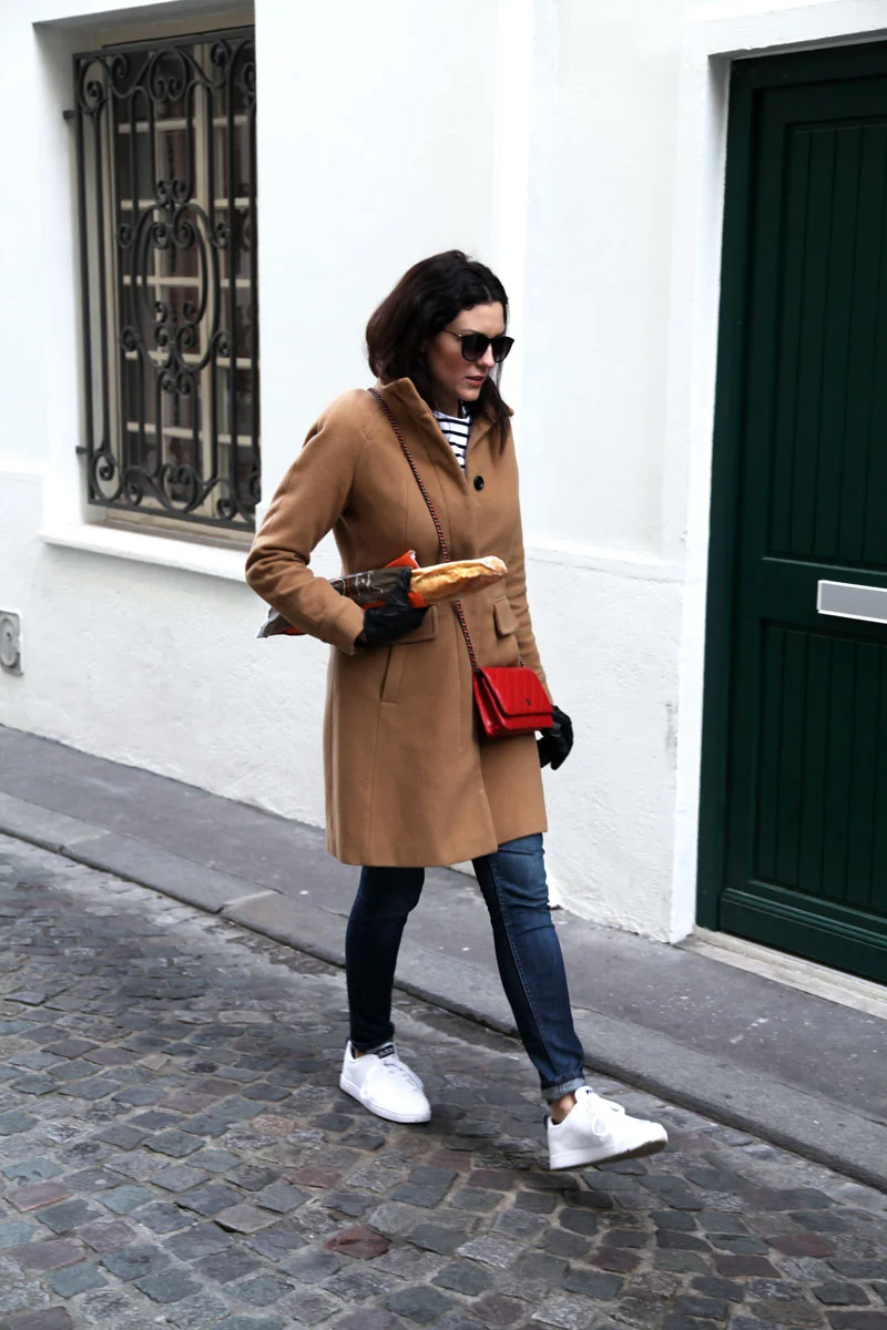 a-girl-and-a-baguette-in-Paris.jpg