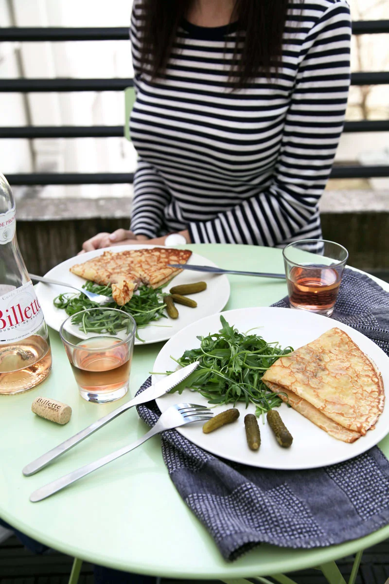 crepes-salad-and-rose-in-Paris.jpg