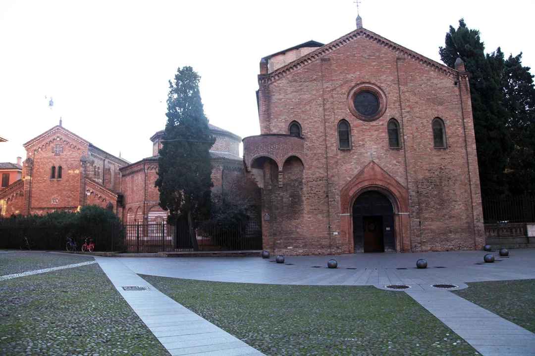 seven-churches-in-Bologna.jpg