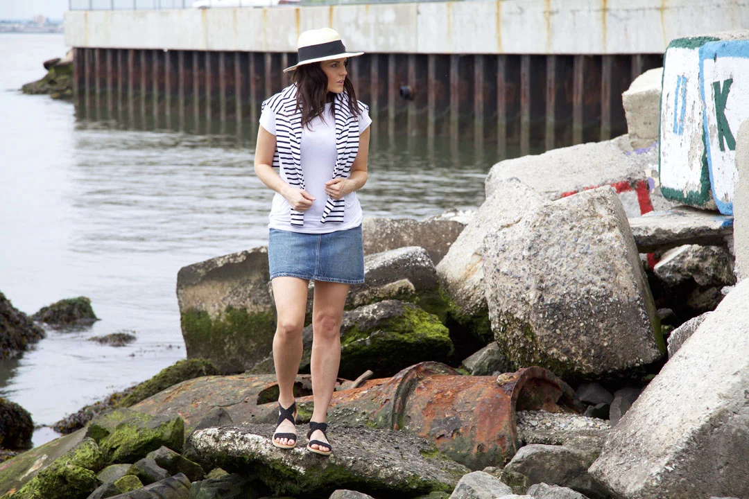 denim-skirt-and-white-tee-5.jpg