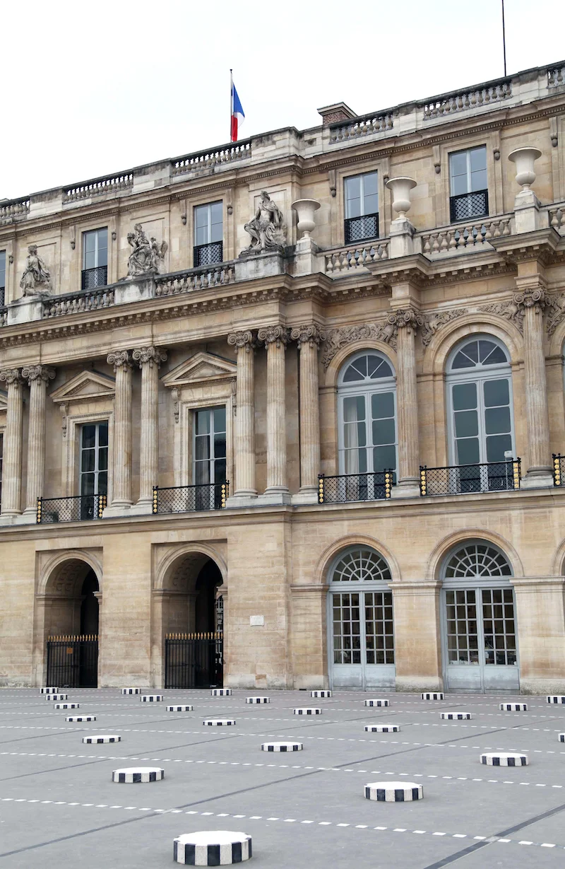 striped-columns-in-Paris.jpg