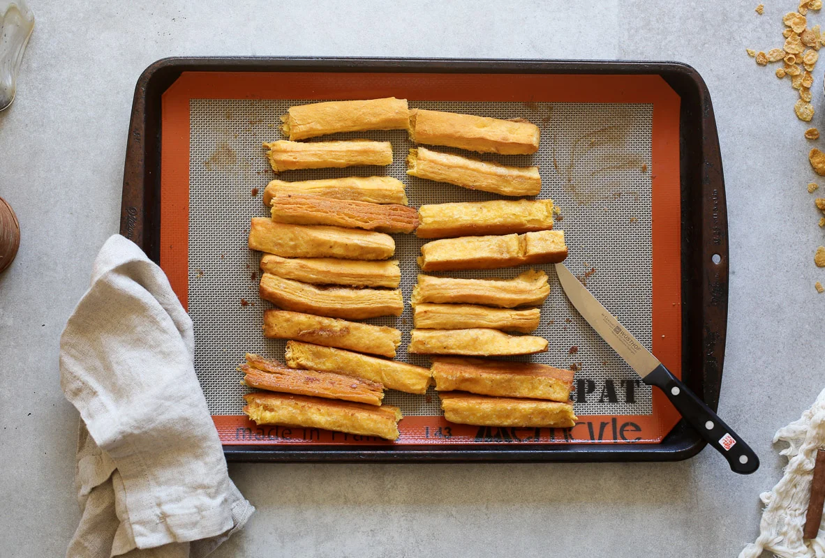 Cinnamon-Roll-French-Toast-Sticks-4.jpg