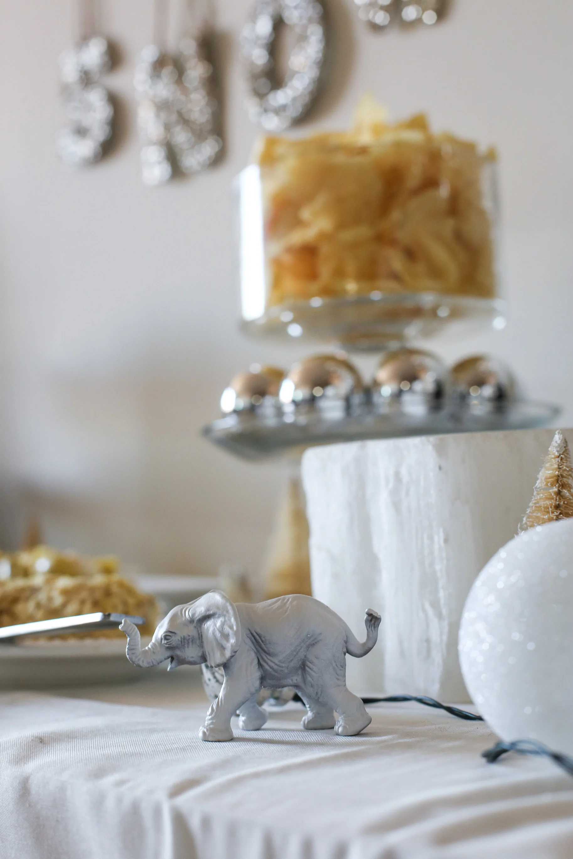 how-to-throw-a-white-elephant-party15.jpg