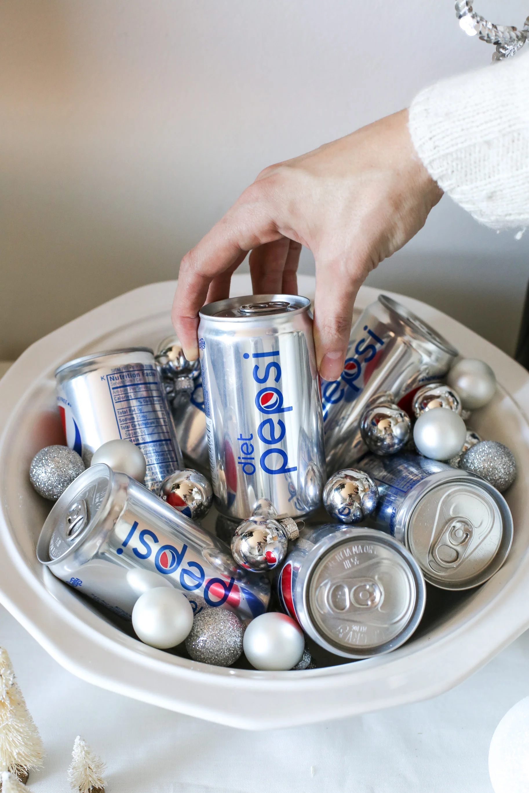 how-to-throw-a-white-elephant-party4.jpg