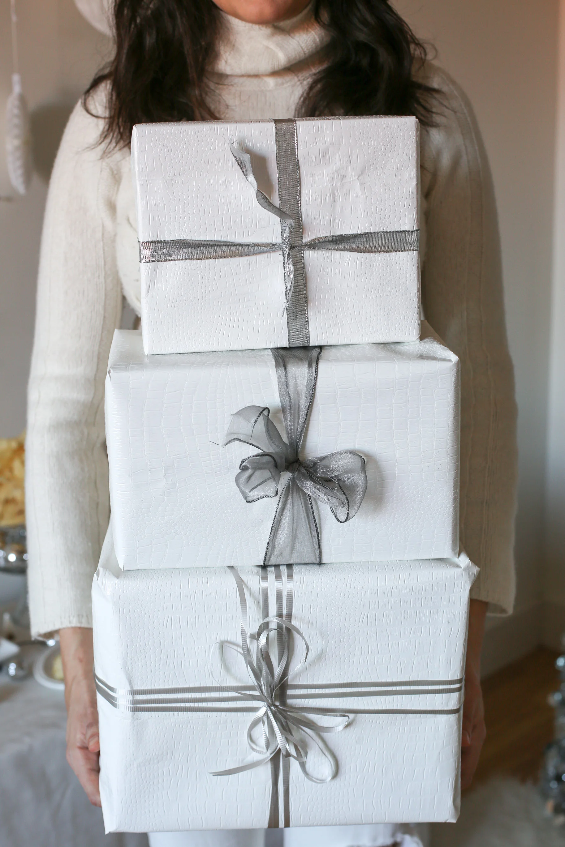 how-to-throw-a-white-elephant-party6.jpg