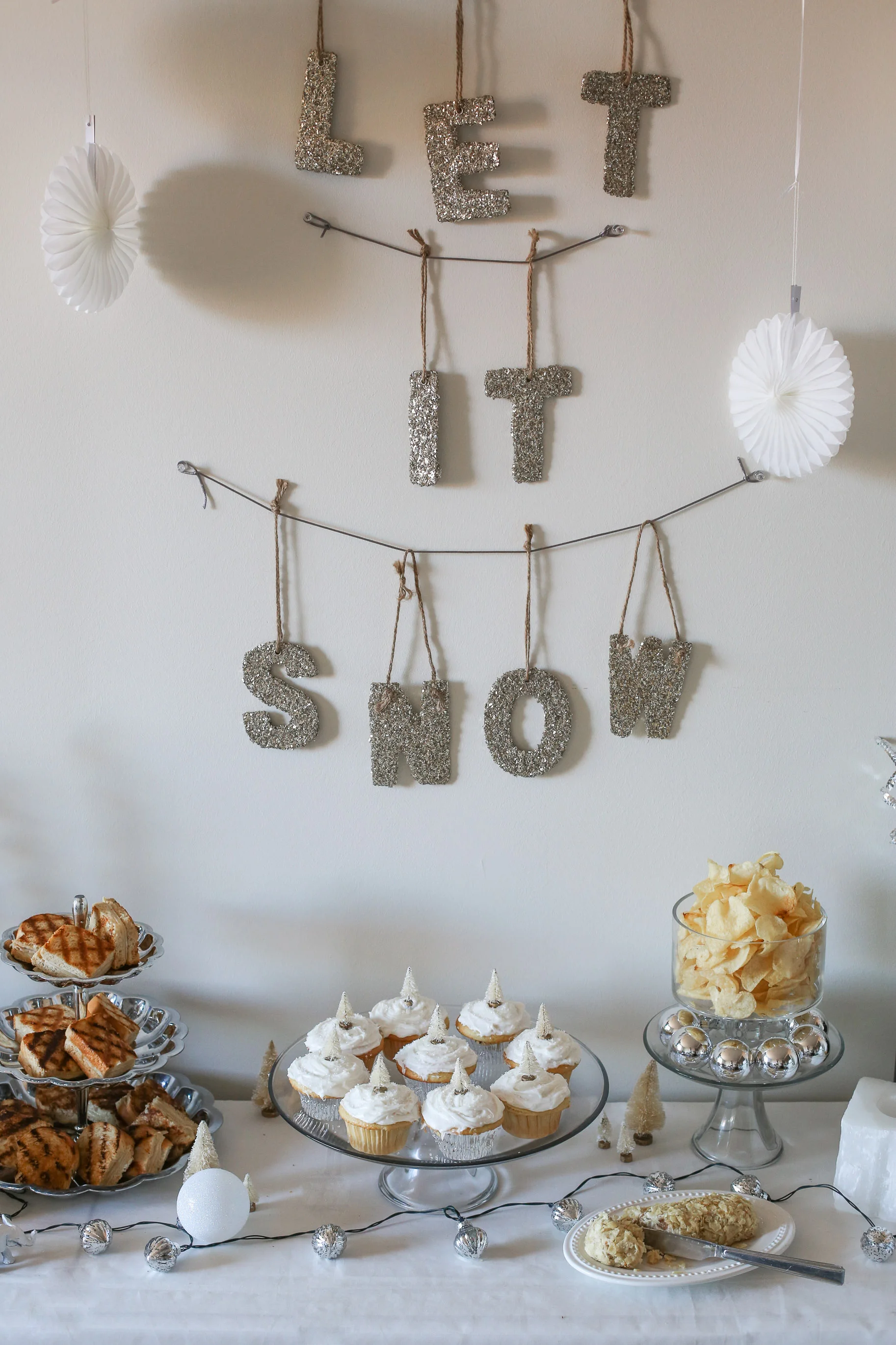 how-to-throw-a-white-elephant-party7.jpg