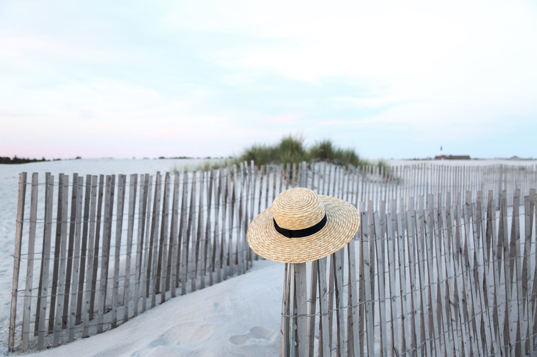 straw-beach-hat-.jpg