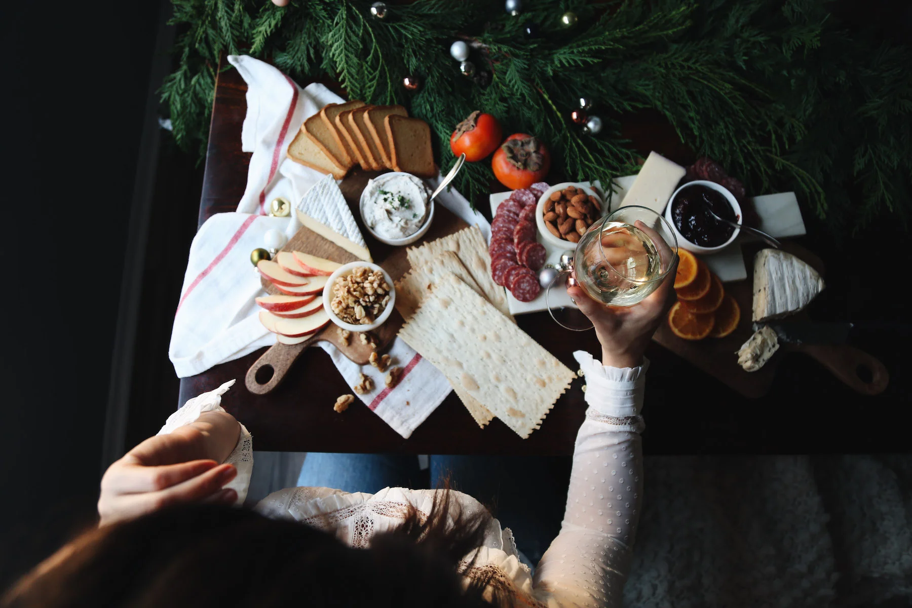 how to create a holiday cheeseboard for under 35 dollars9.jpg