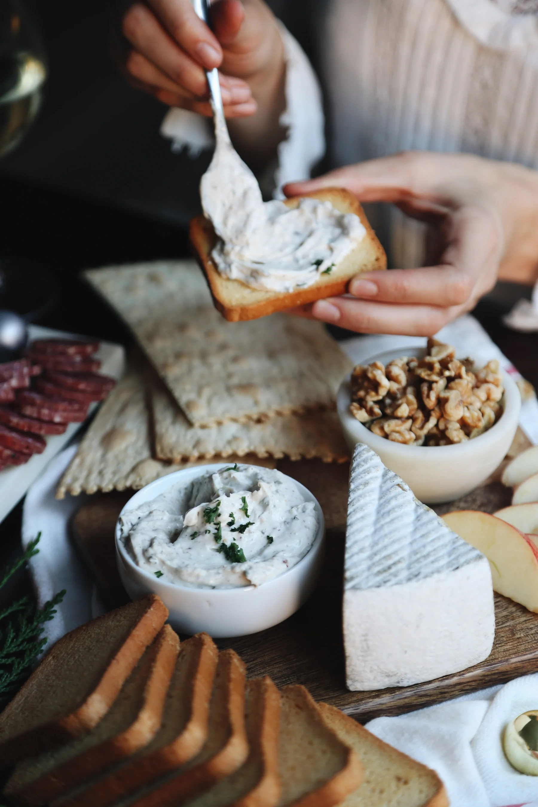 how to create a holiday cheeseboard for under 35 dollars12.jpg