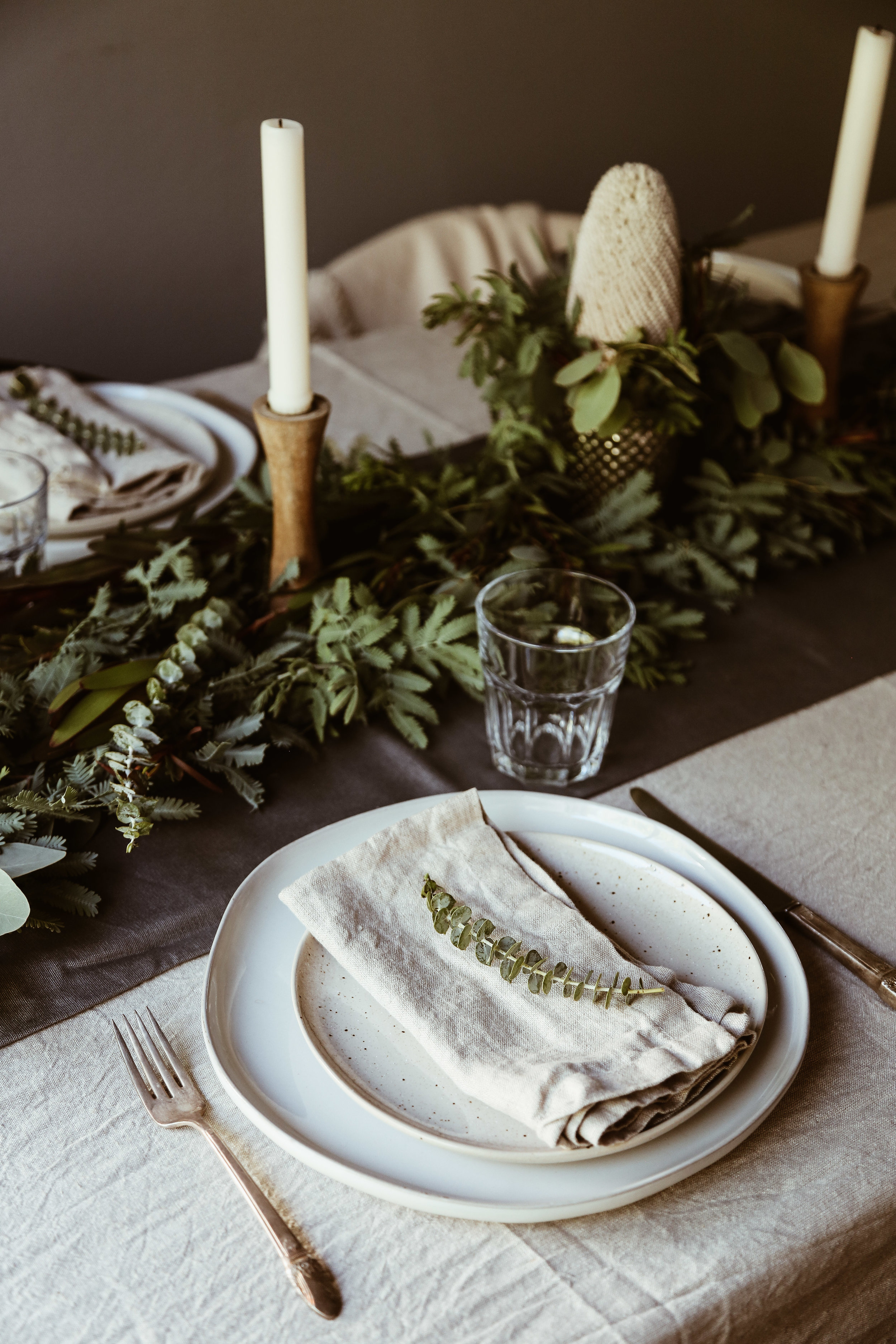 easy holiday tablescape-10.jpg
