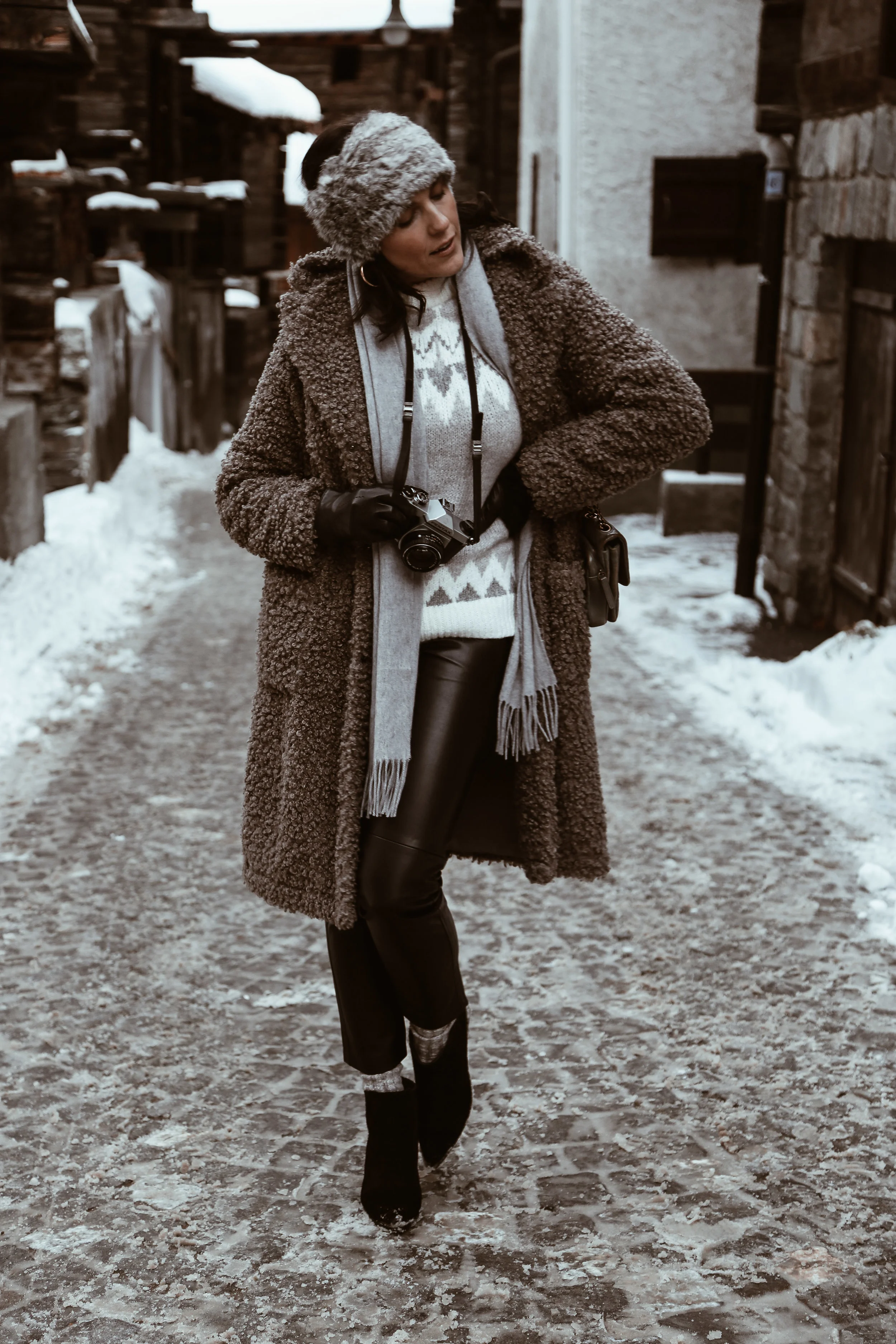 APRÈS SKI OUTFIT IN ZERMATT, SWITZERLAND