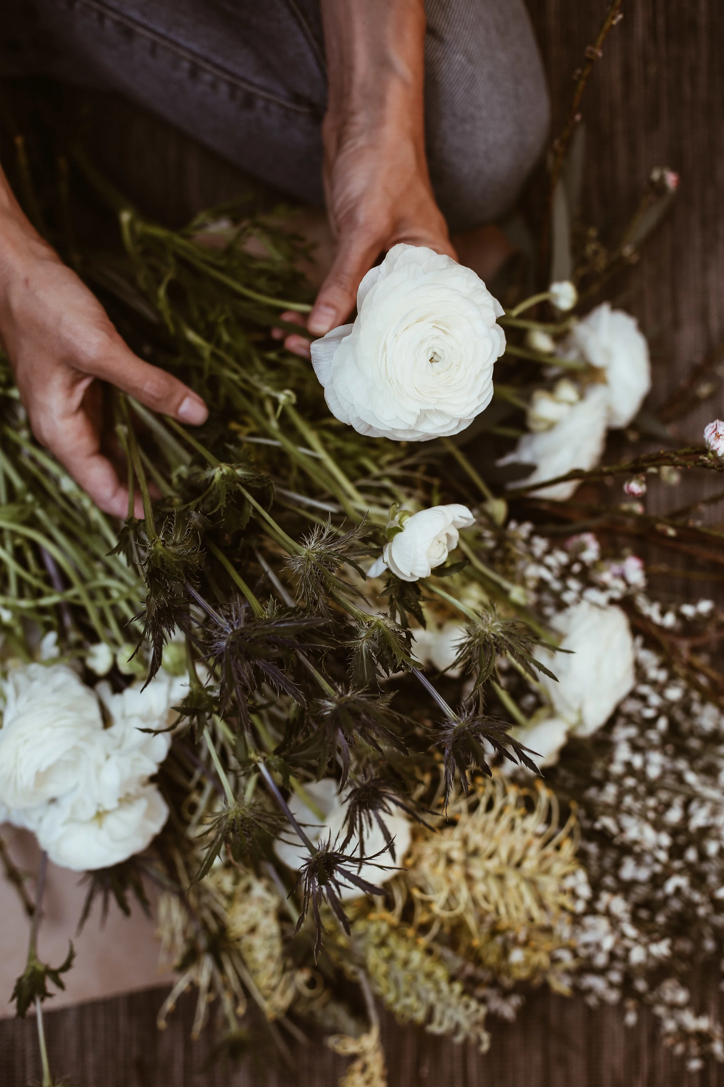 diy spring wildflower arrangment -5.jpg