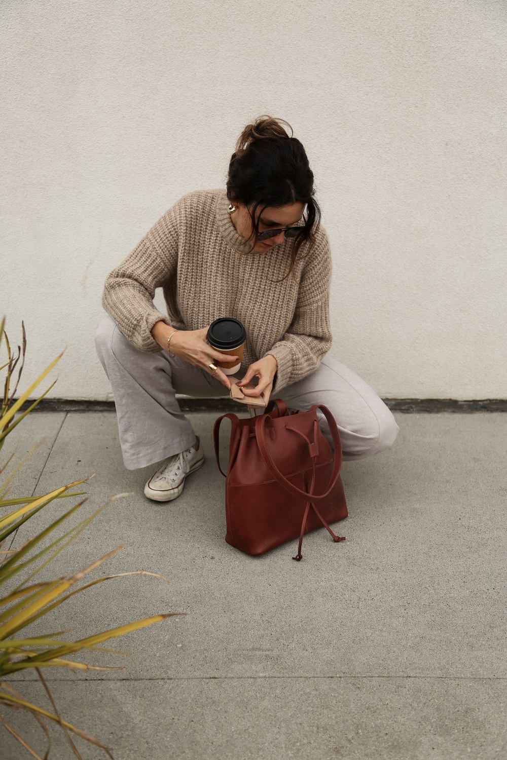 NEUTRALS FROM FISHERMAN COCOON CREWNECK + BUCKET BAG OUTFIT