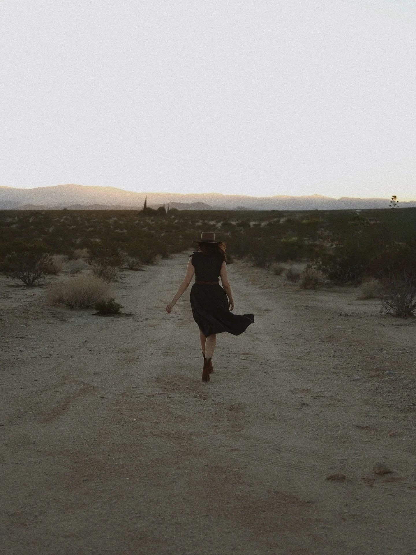 January in Joshua Tree // What started a few years ago as a simple getaway to reset after the holidays, has now unintentionally become a yearly tradition. One where peace, stillness, intention and quiet reflection guide us as we pause and take note o