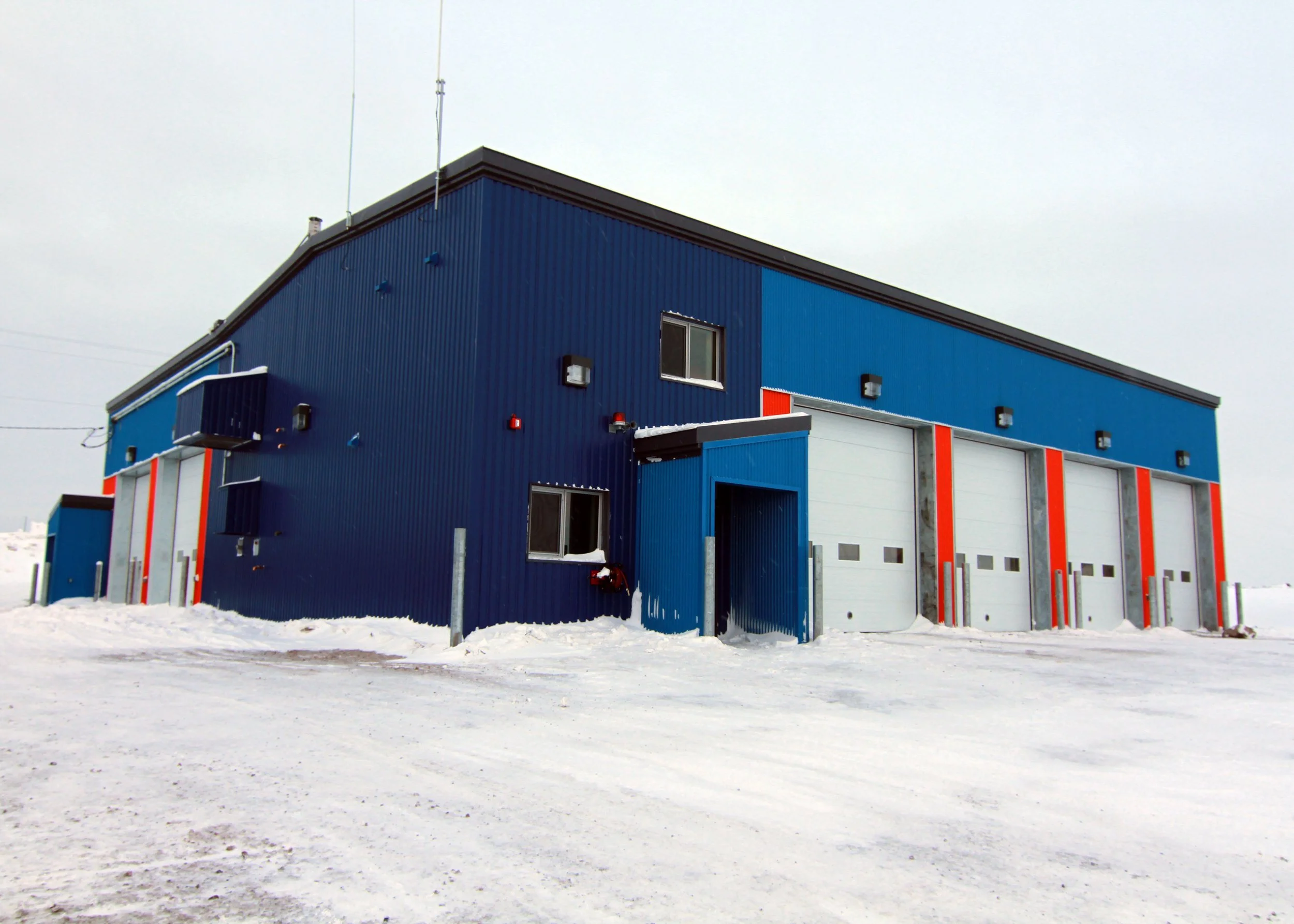 GARAGE IVUJIVIK2.JPG