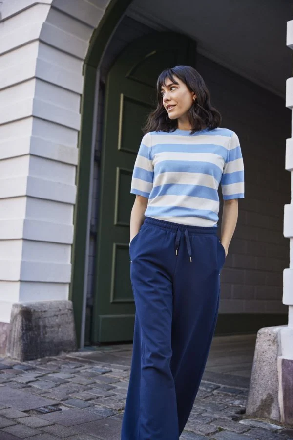 Fransa Priya Pant Navy