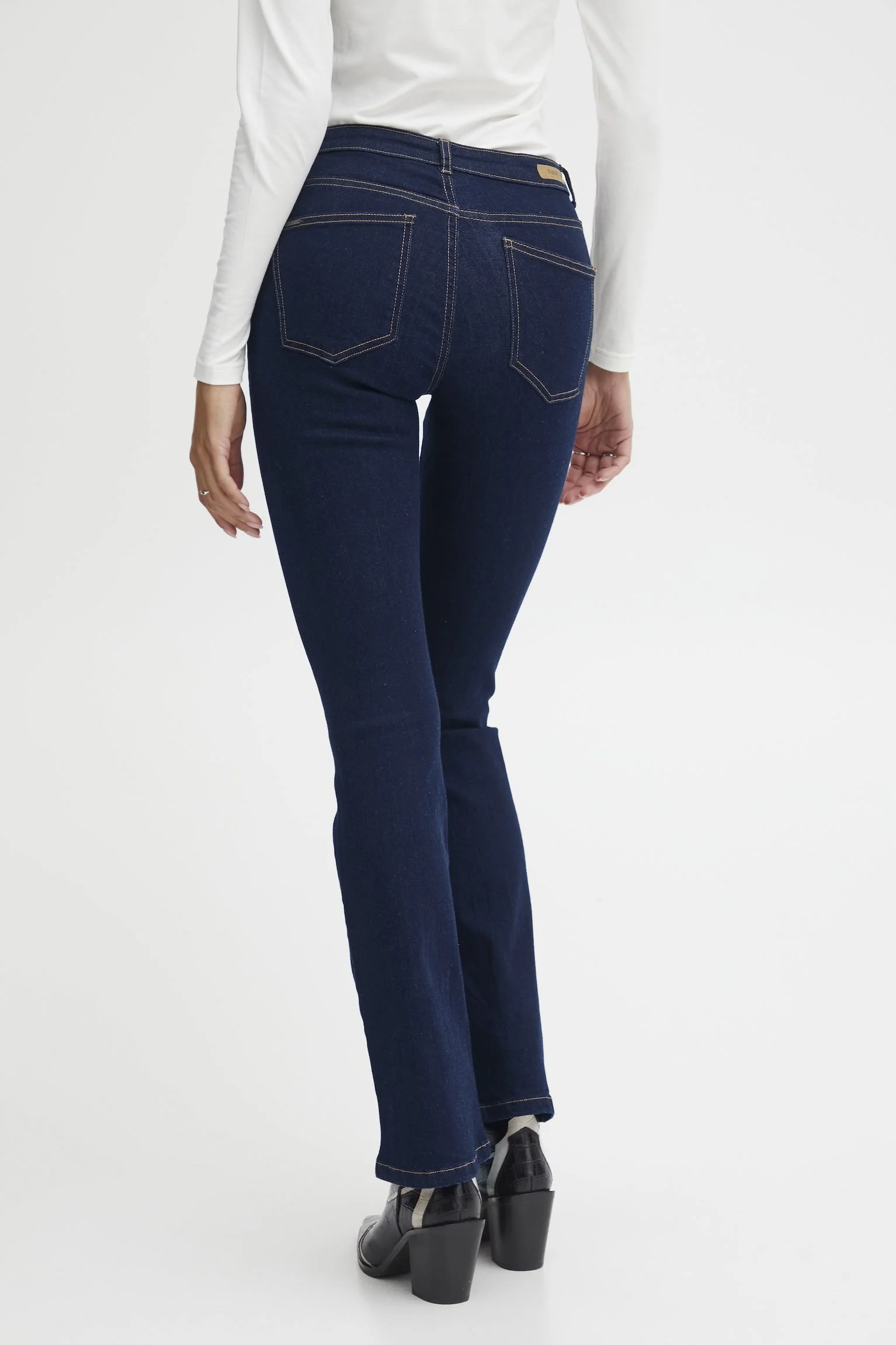 dark-blue-denim-jeans (4).jpg
