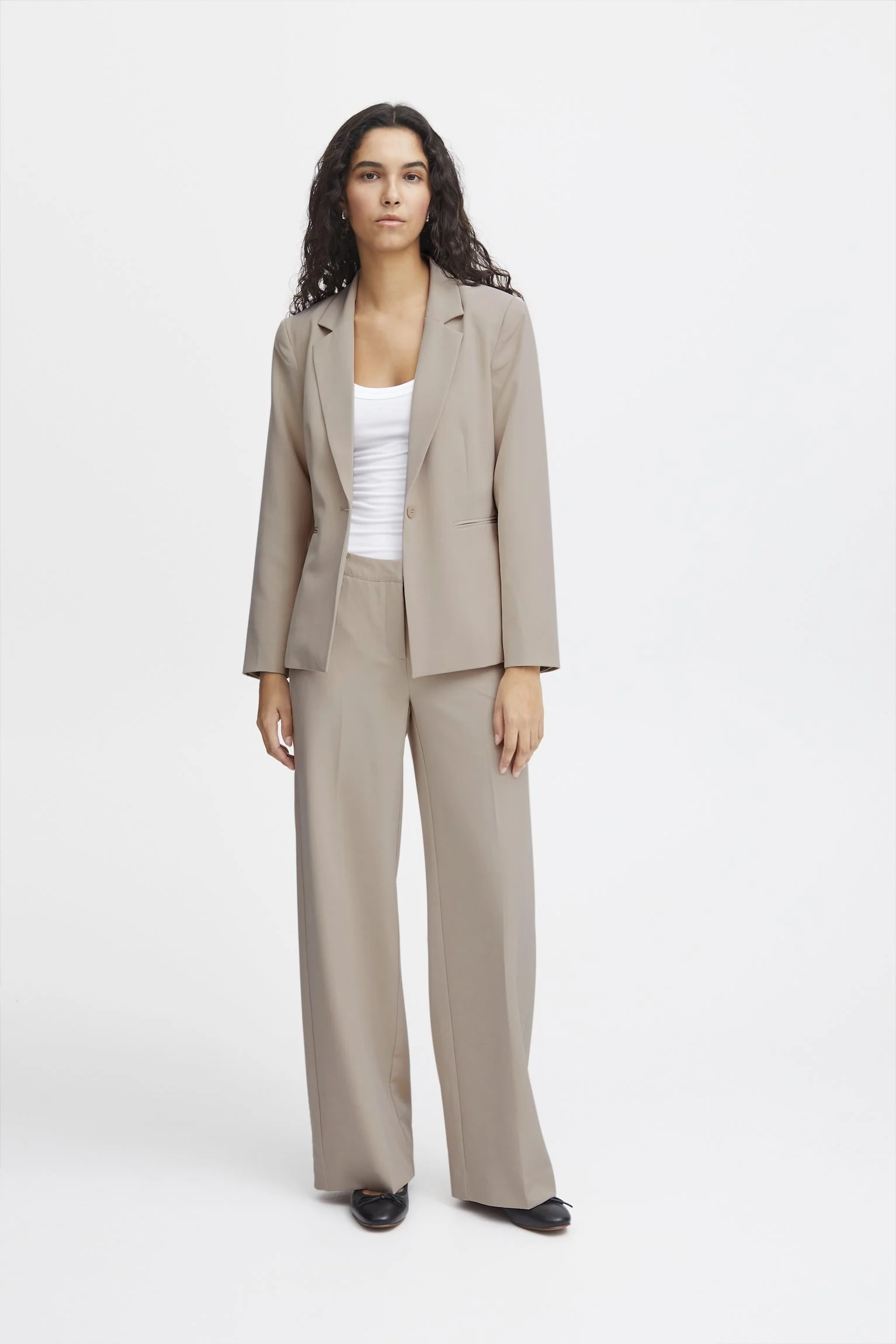 doeskin-ihlexi-blazer (2).jpg