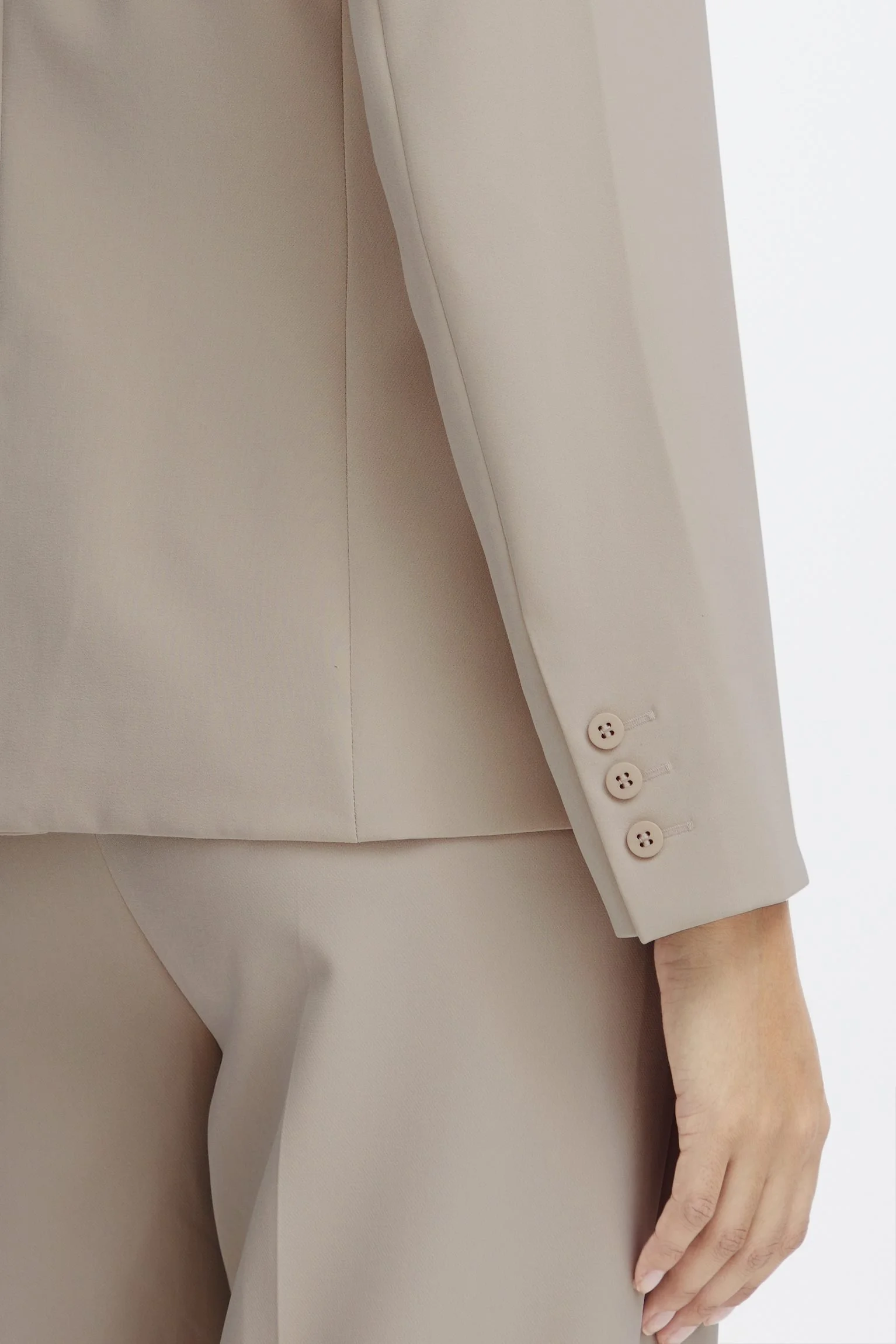 doeskin-ihlexi-blazer (7).jpg