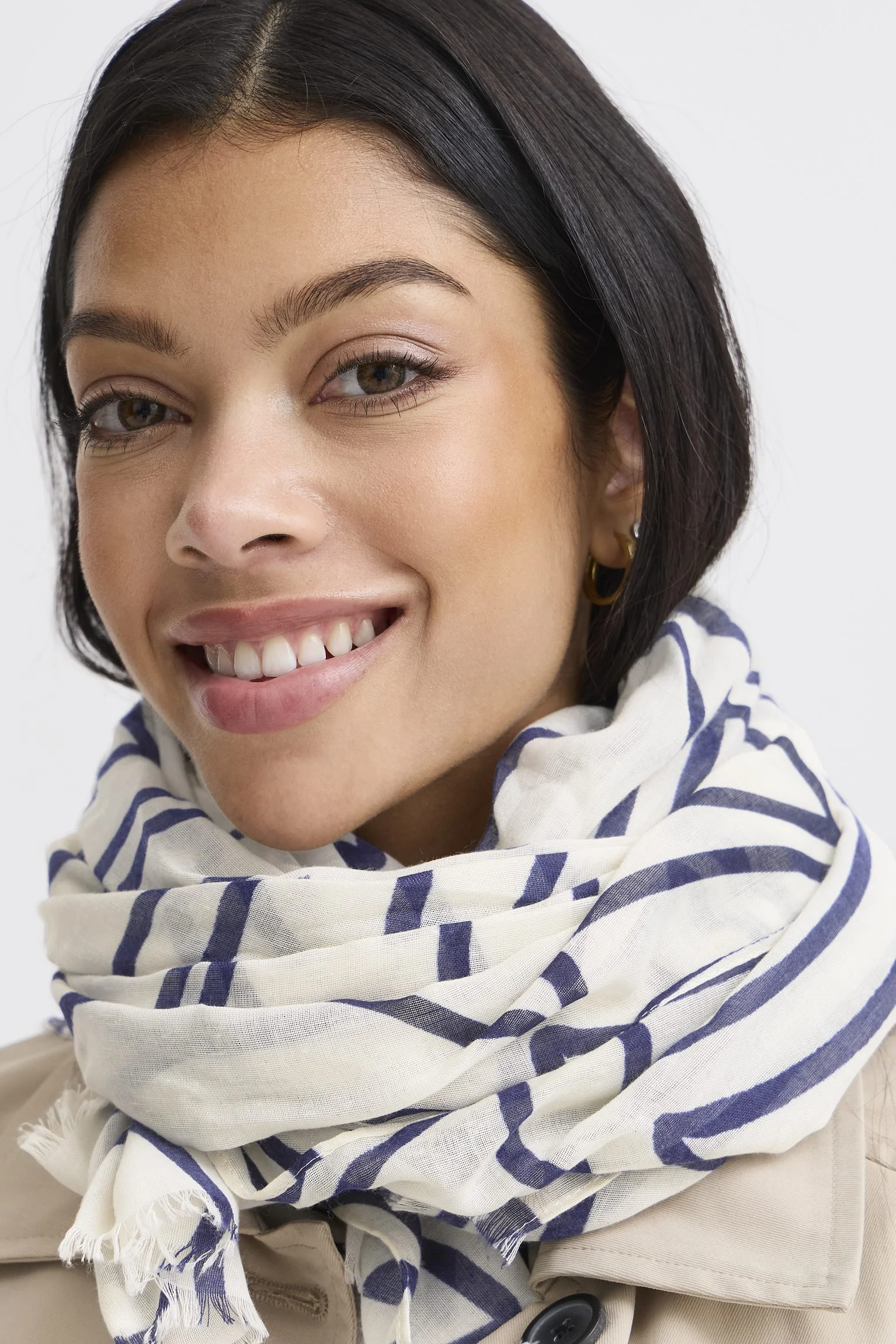 birch-outline-geo-big-bawallam-scarf (5).jpg