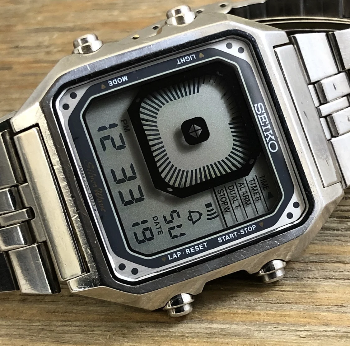 1981 JDM Seiko G757-5030 Quartz LCD Silver Wave “Digiborg”