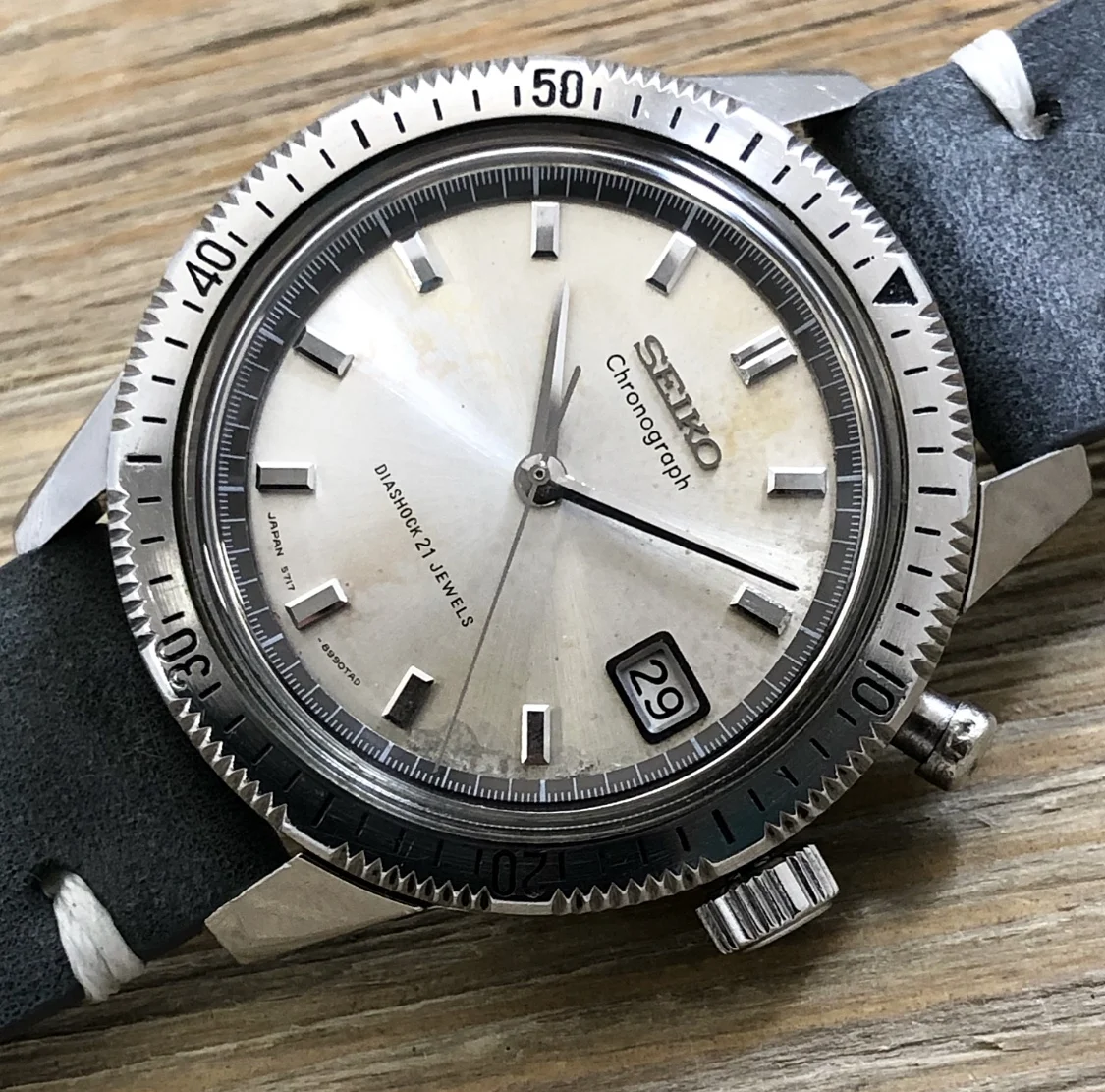 1968 Seiko 5717-8990 Mono Pusher Chronograph “Horseshoe” (Hand Wind)