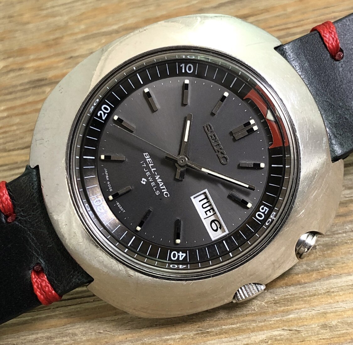 1971 Seiko 4006-6002 Automatic 17j Bell-Matic (UFO)