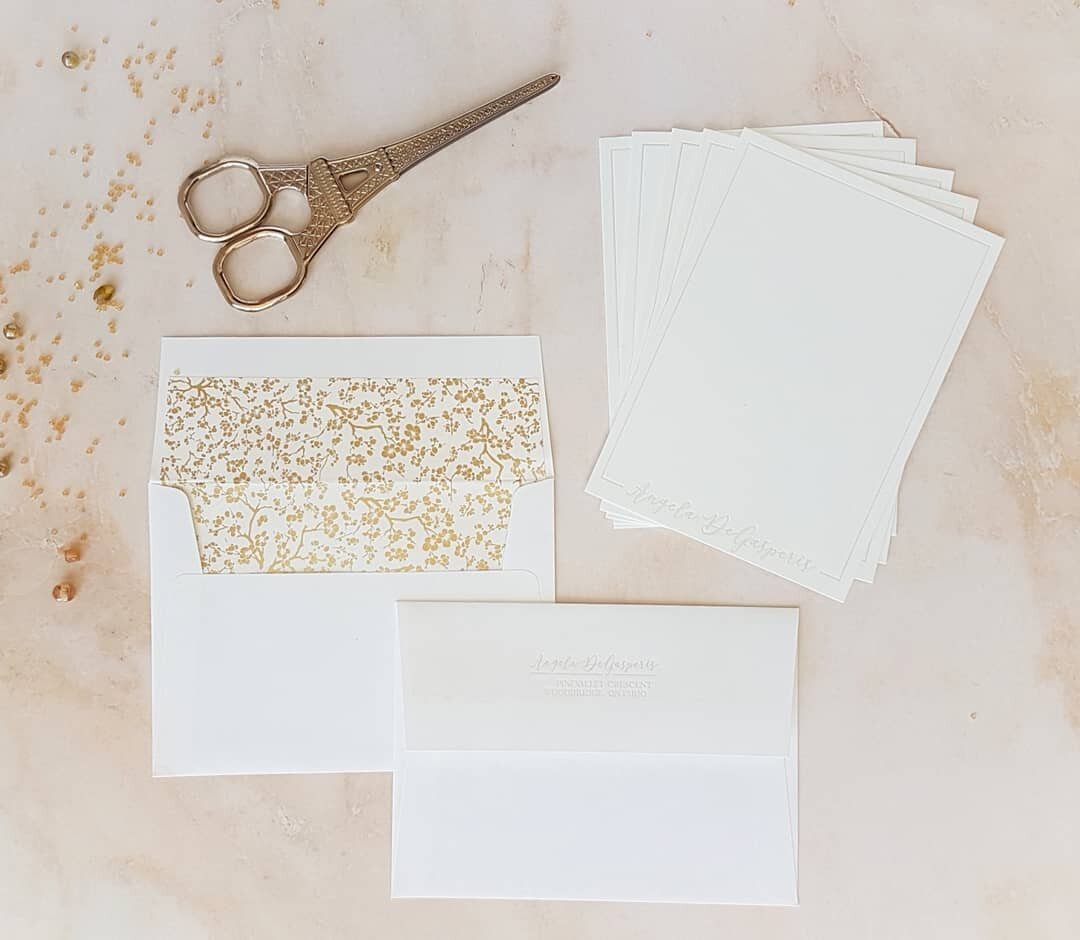 Elegant stationery for an elegant lady! The luxurious personal stationery set is letterpressed with a light gray ink on #CranesLettra 100% cotton paper. To complete the set, we added matching letterpress envelopes lined with specialty paper from @the