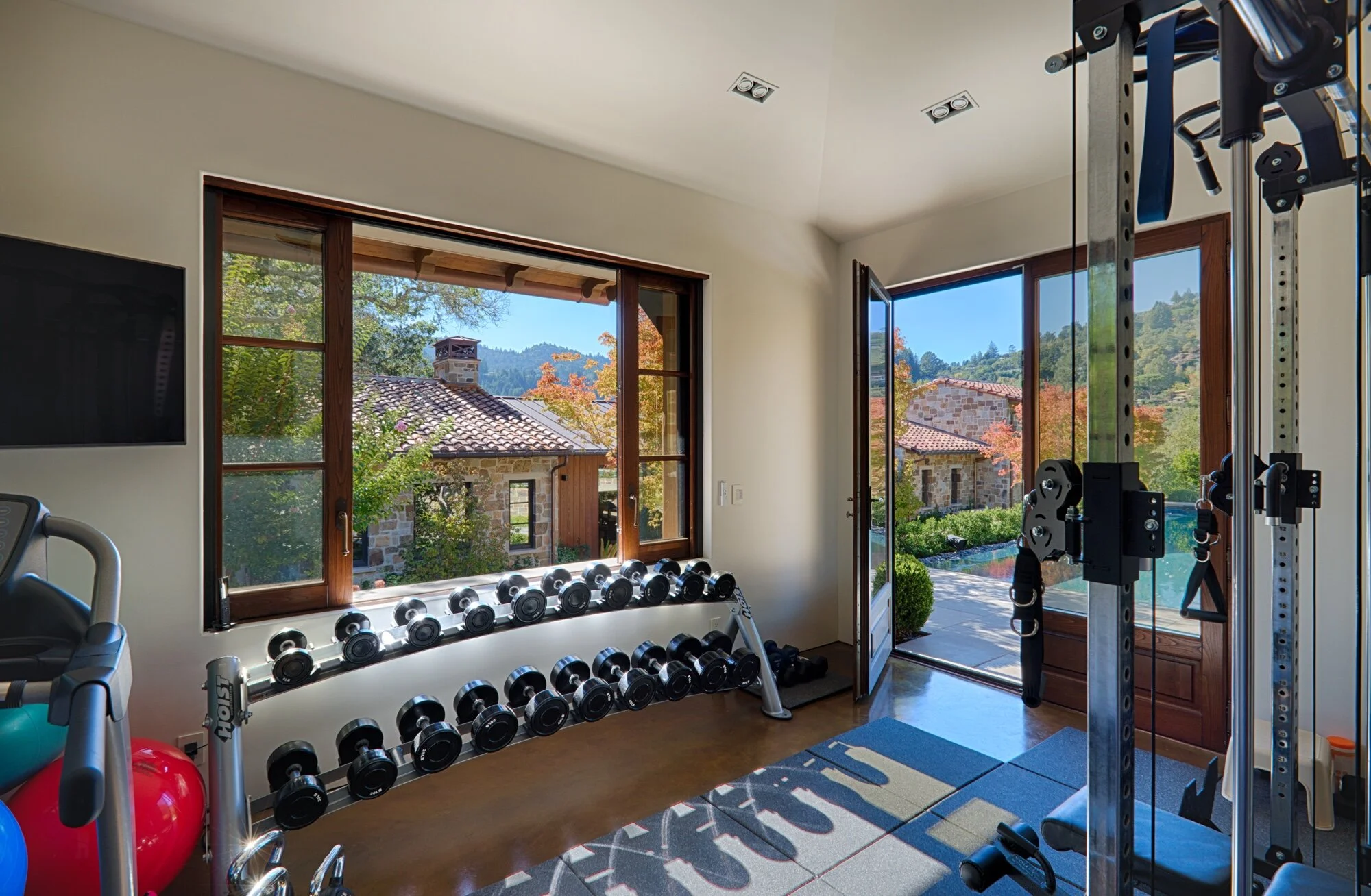 Hillside Villa | Taylor Lombardo Architects